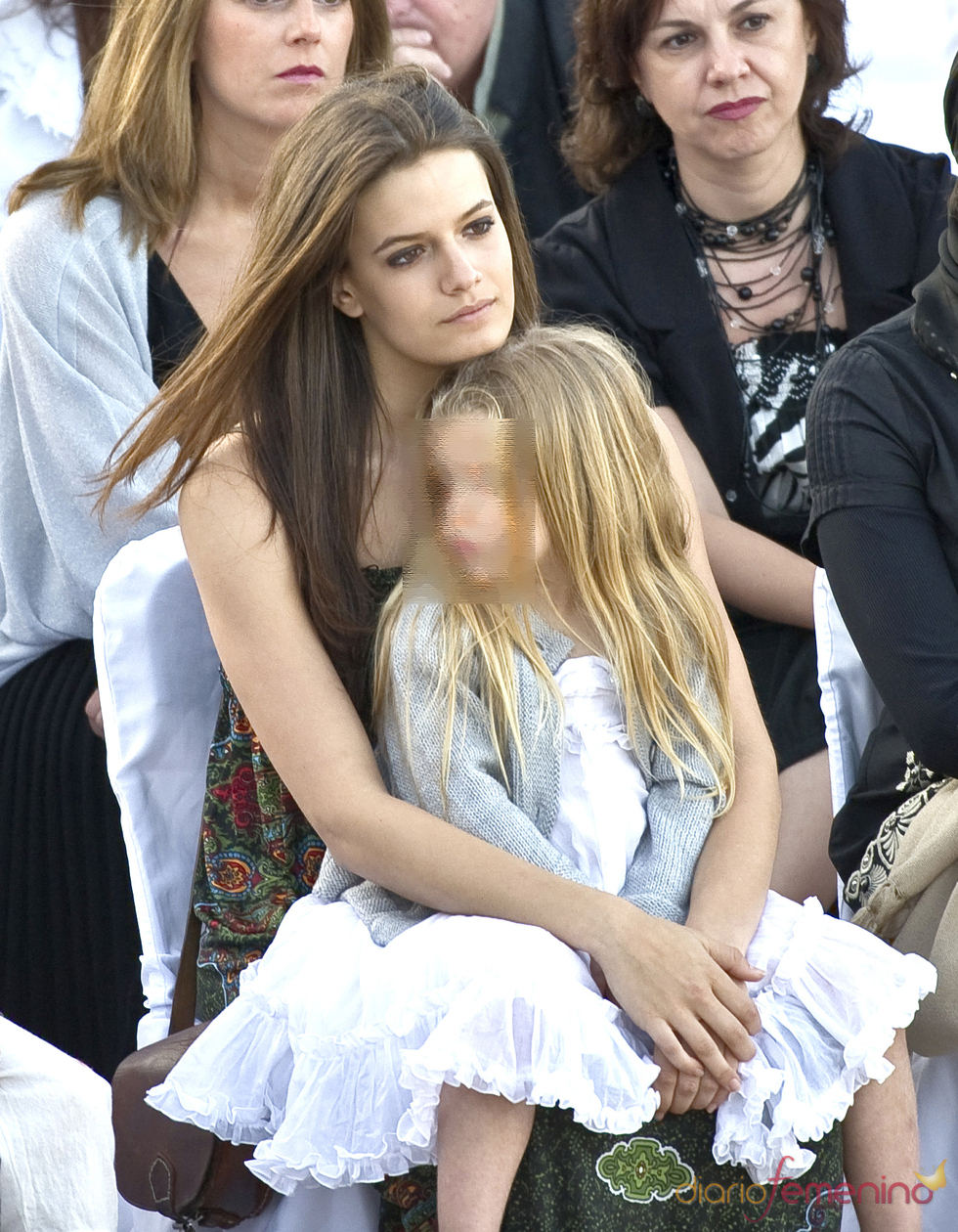 Carlota Cantó Cobo con su hermana