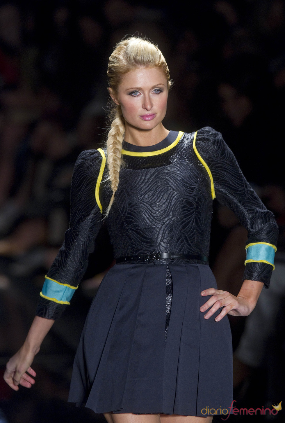 Paris Hilton desfila en la Semana de la Moda de Sao Paulo