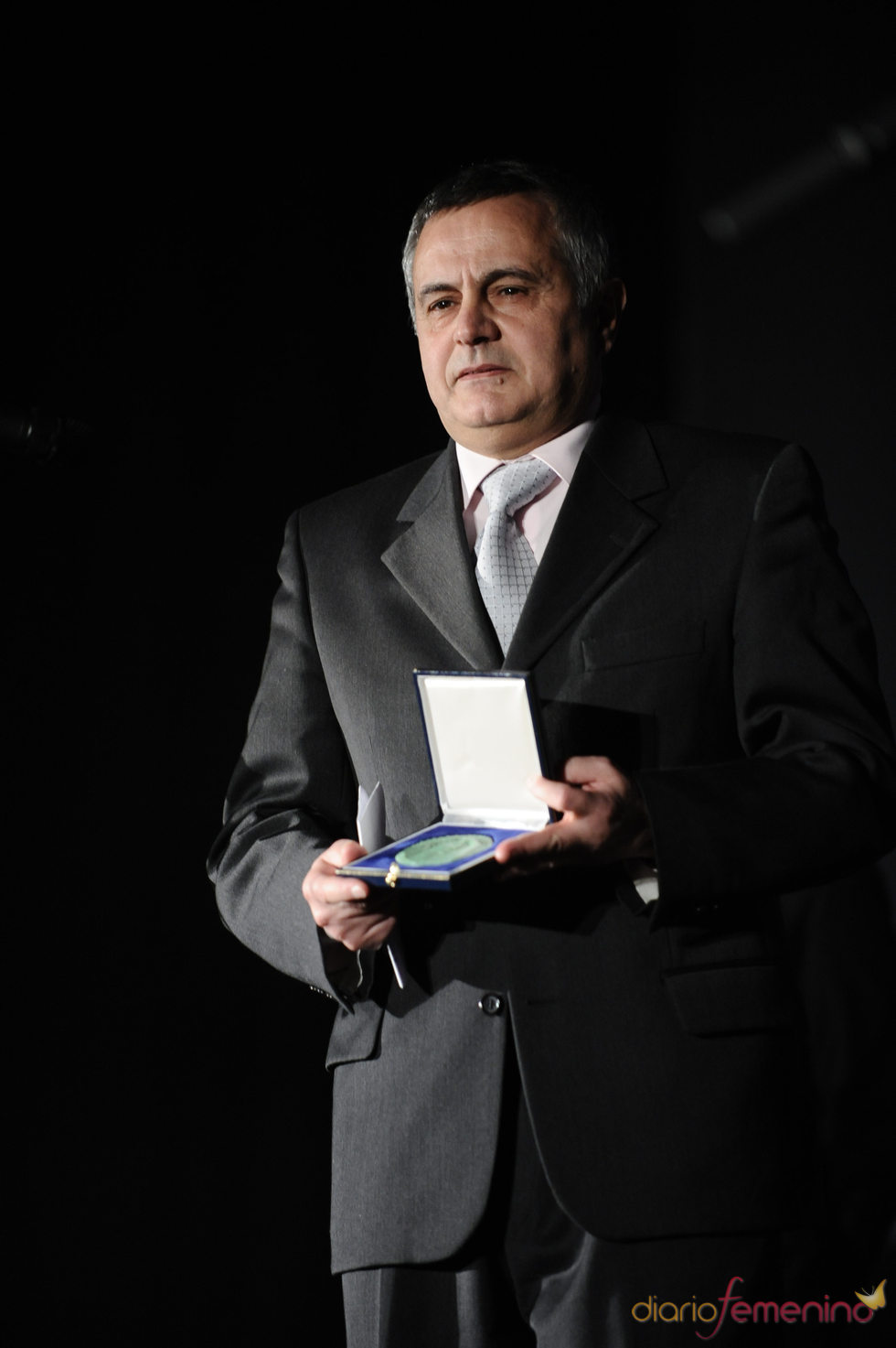 El profesor y escritor Emilio Carlos Garcia Fernández, premiado por el Círculo de Escritores