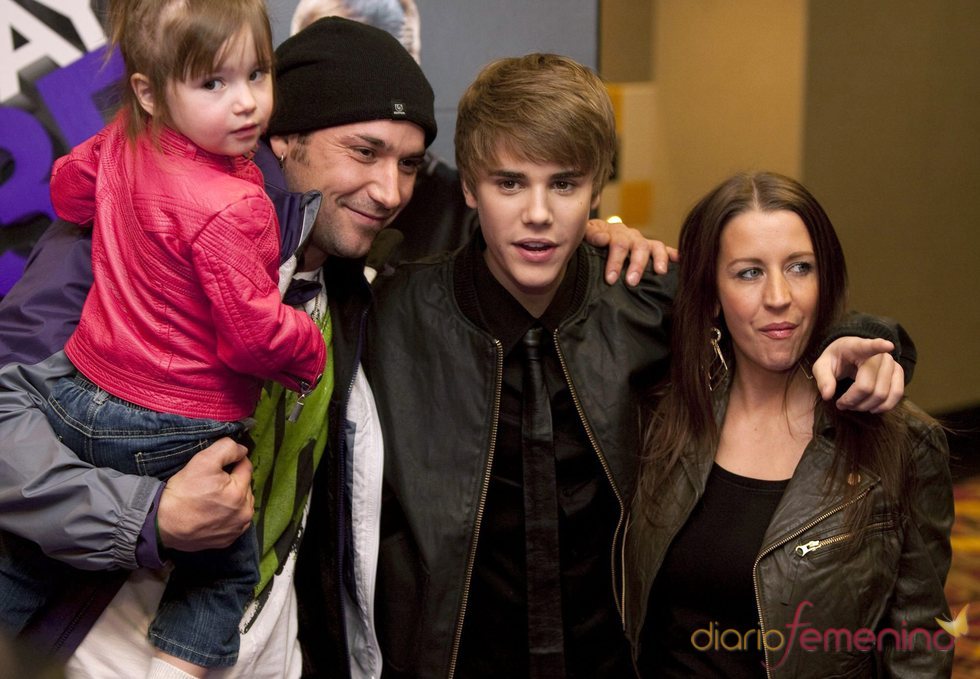Justin Bieber, feliz junto a su familia