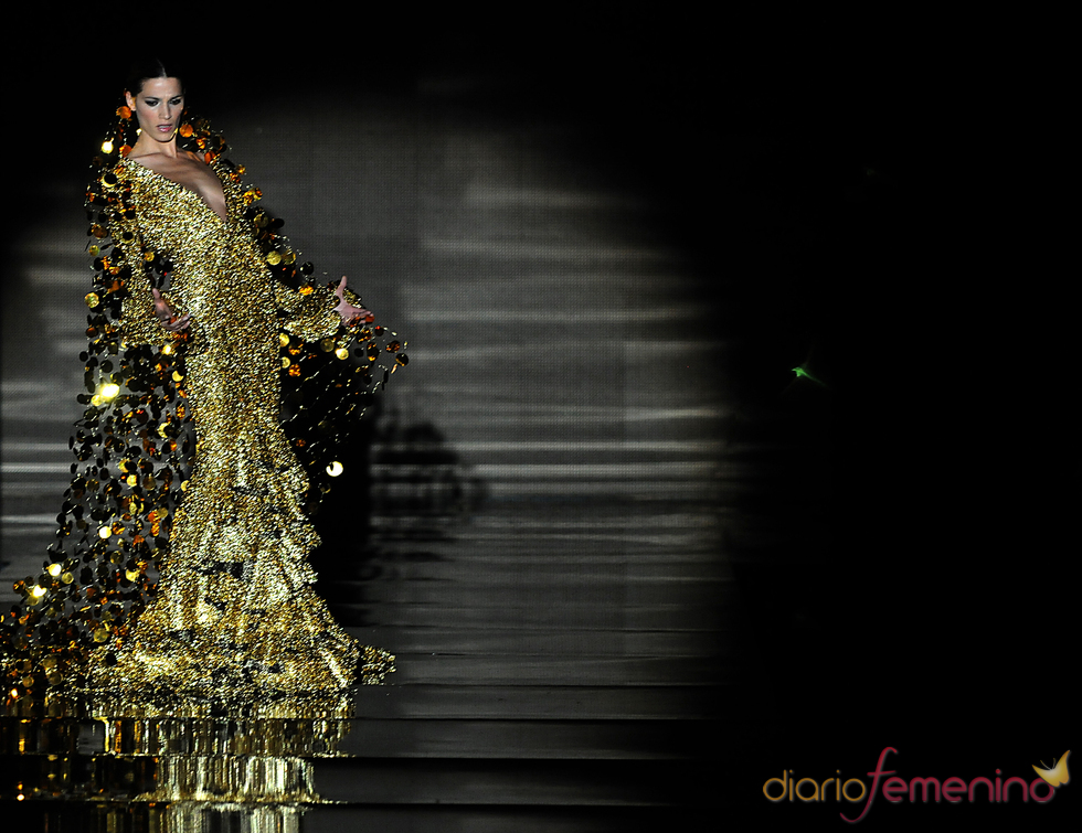 Modelo en el desfile de Vicky Martín Berrocal en SIMOF 2011