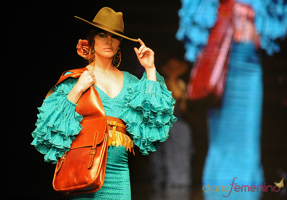 Diseño turquesa de Vicky Martín Berrocal en el SIMOF 2011