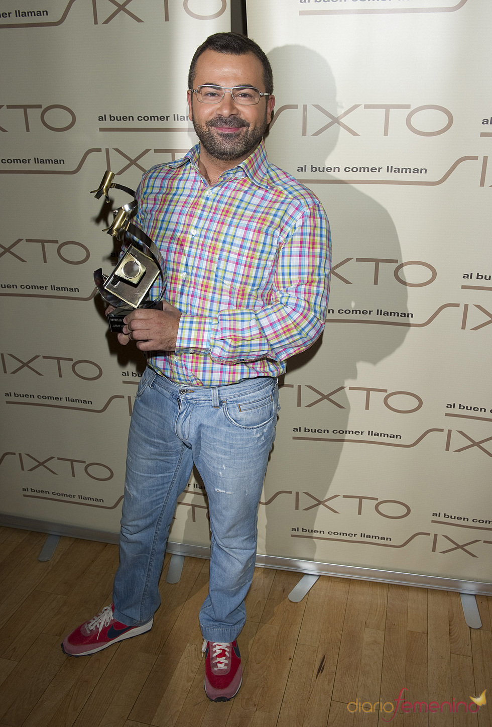 Jorge Javier con su premio Estrella de la Prensa 2011