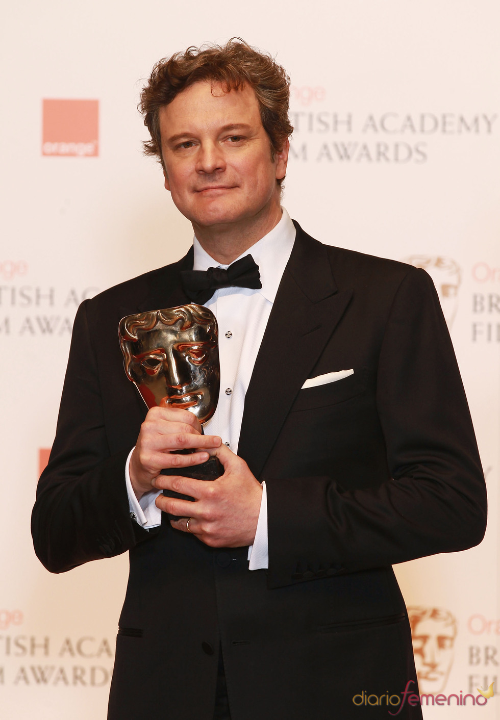 Colin Firth con su Bafta 2011 como 'Mejor actor'