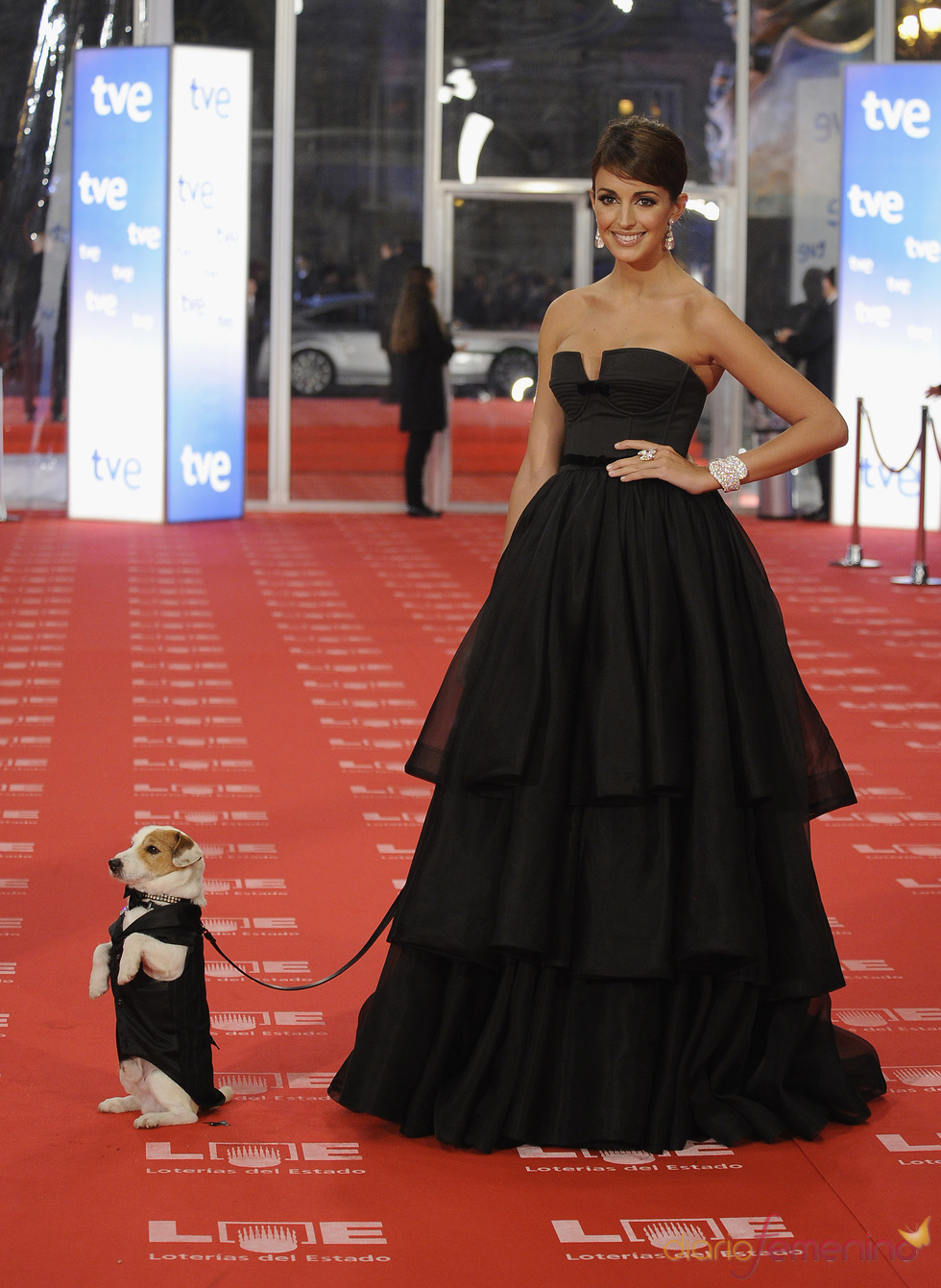 Noelia López y Pancho en la alfombra roja de los Goya 2011