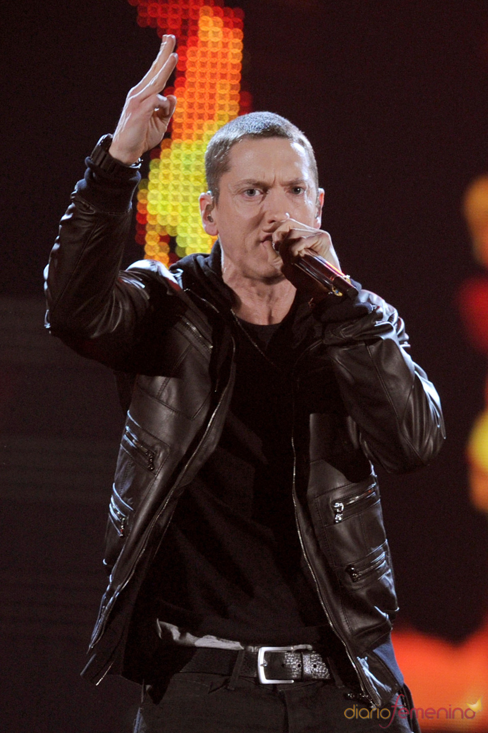 Eminem actuando durante la gala de los Grammy 2011