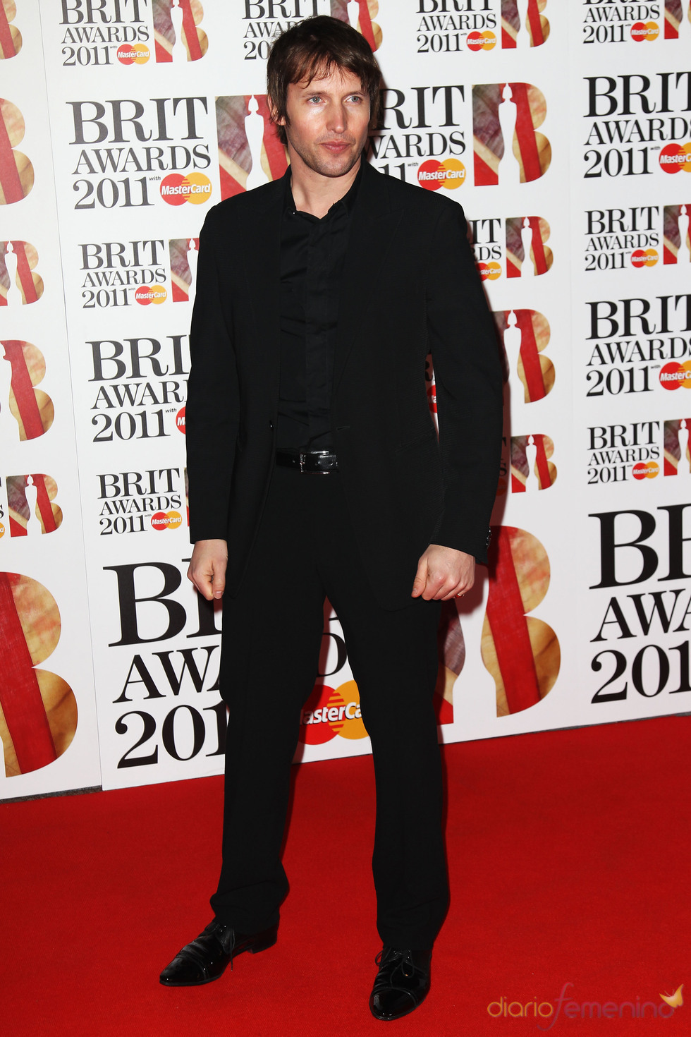 James Blunt en la alfombra roja de los Brit Awards 2011