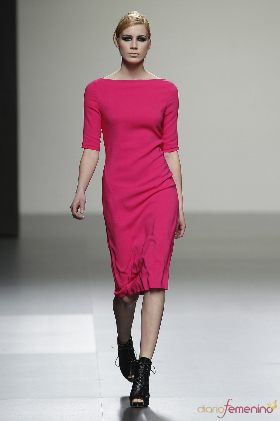 Vestido fucsia de Ángel Schlesser en Cibeles 2011