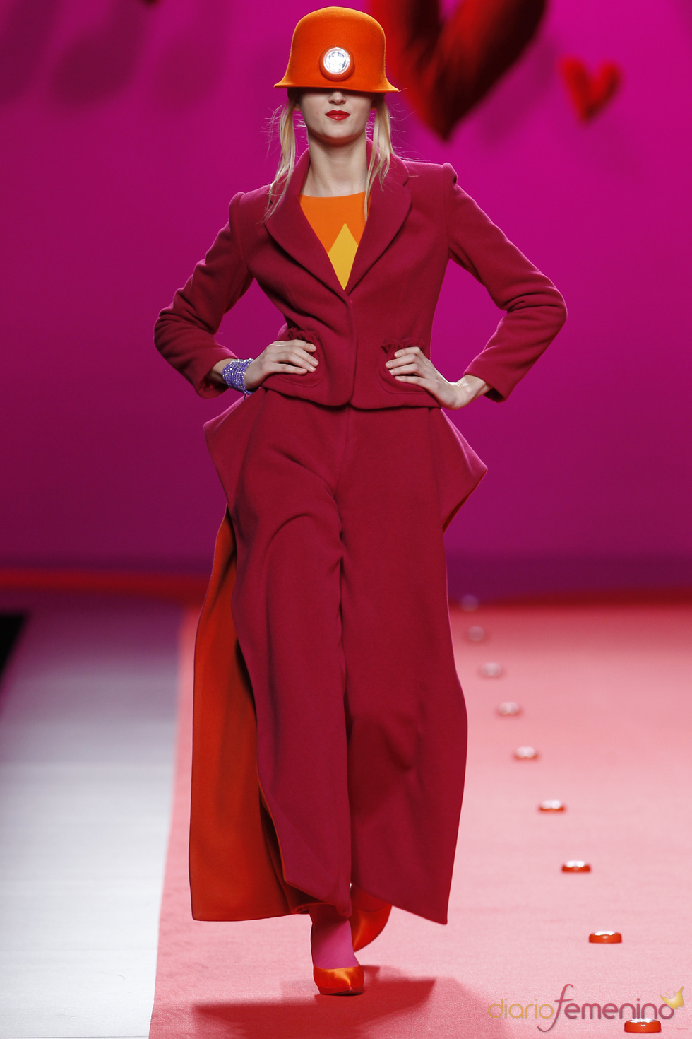 Las caderas ganan volumen con Agatha Ruiz de la Prada en Cibeles 2011