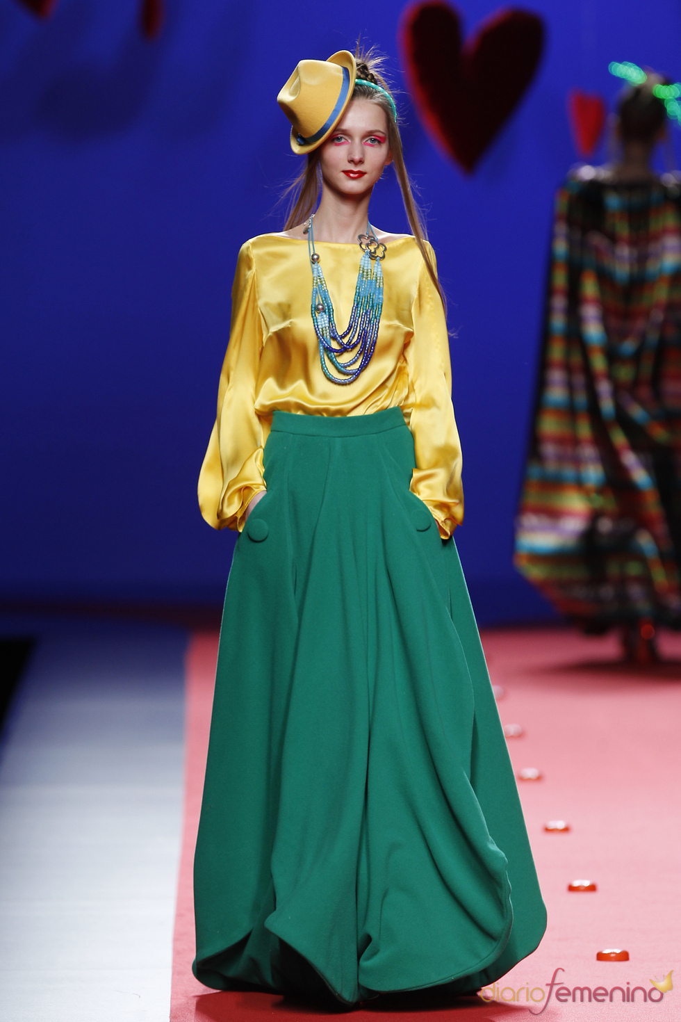 El raso más sensual de Agatha Ruiz de la Prada en Cibeles 2011