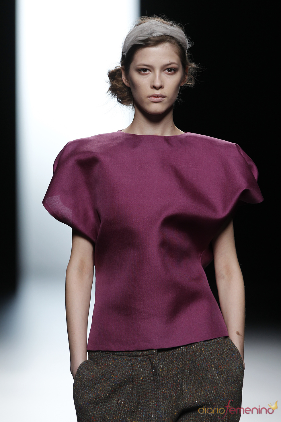 Blusa con volumen de Juanjo Oliva en Cibeles 2011