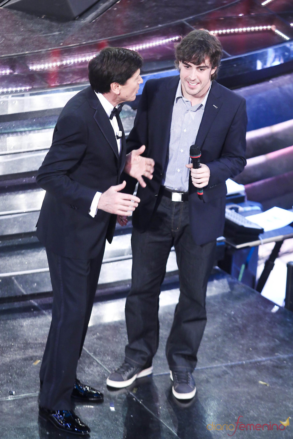 Fernando Alonso apoya a Raquel del Rosario en el Festival de San Remo