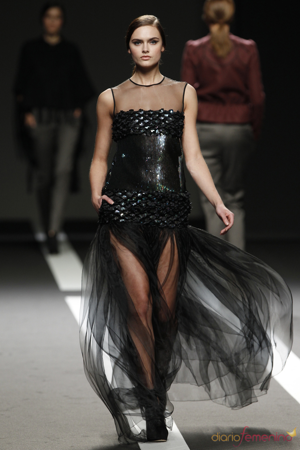 Vestido negro de gasa. Miguel Palacio. Cibeles Madrid Fashion Week 2011