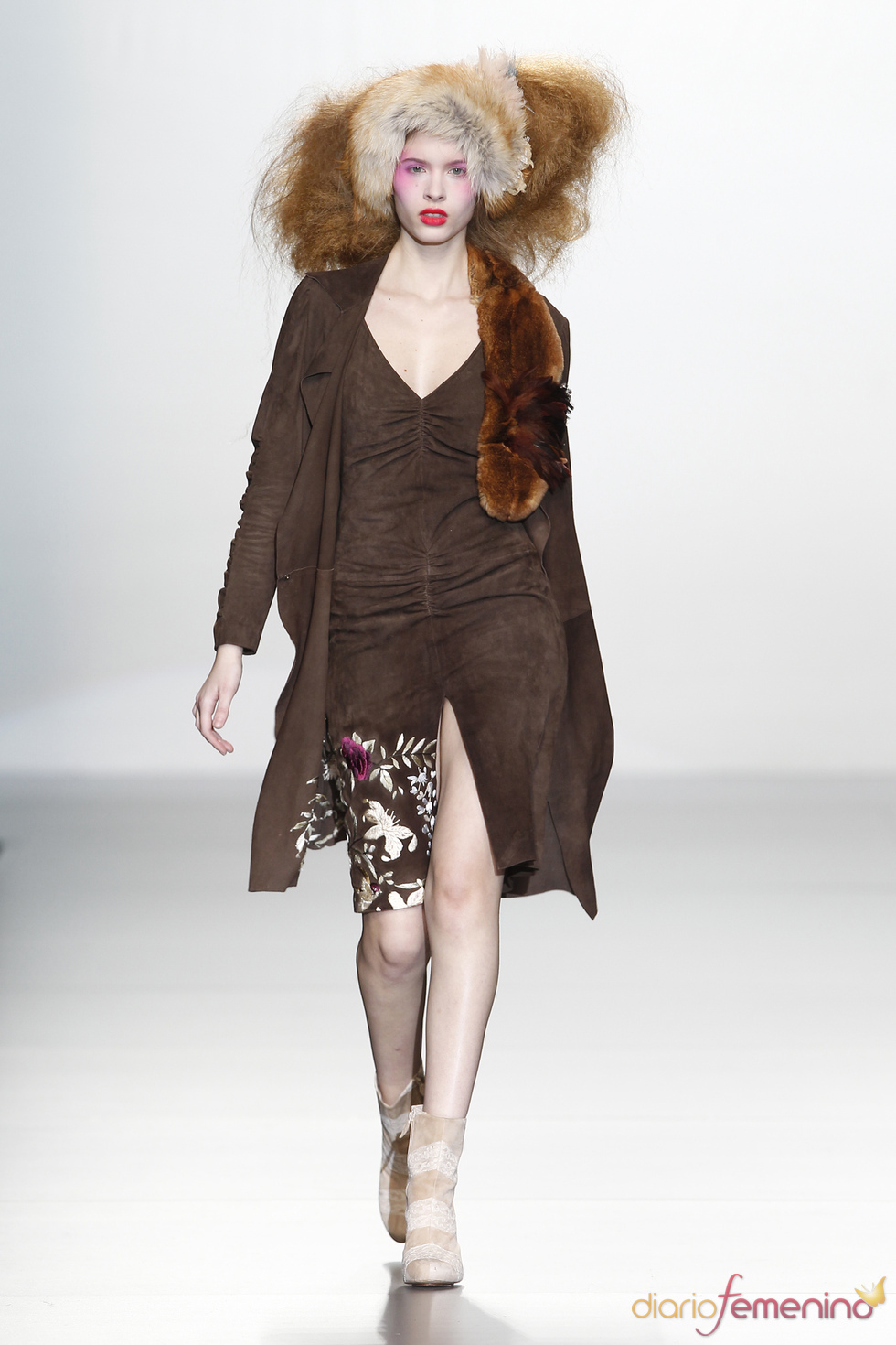 Vestido marrón de Elisa Palomino O/I 2011-12. Cibeles Madrid Fashion Week