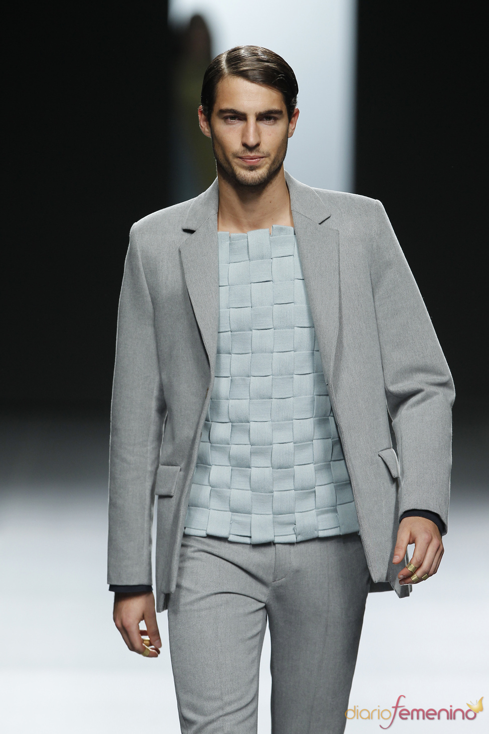 Traje masculino gris. Martín Lamothe. Cibeles Madrid Fashion Week 2011