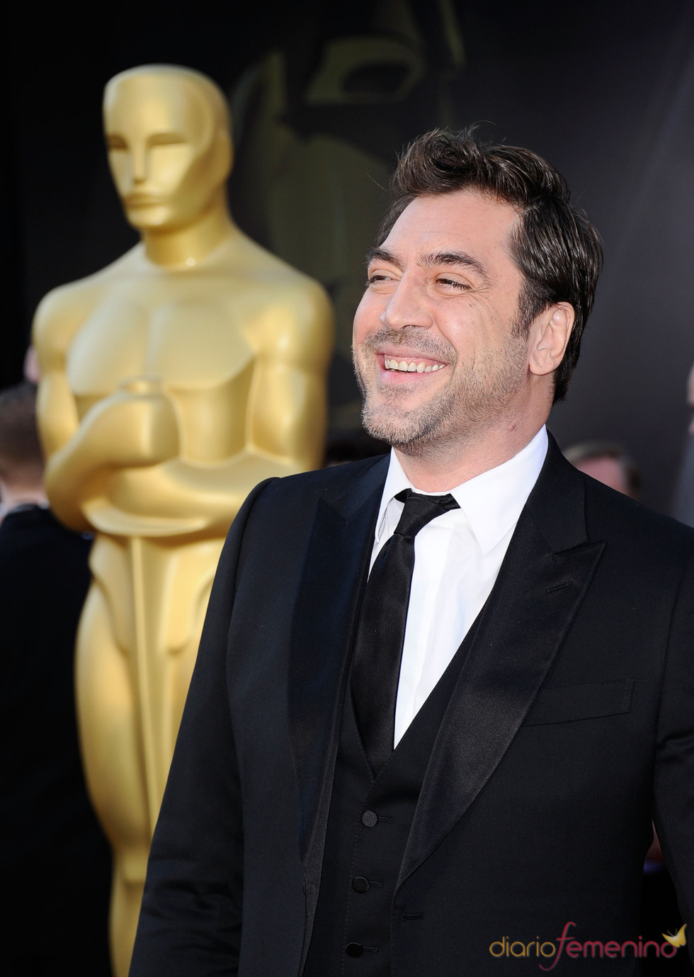 Javier Bardem en la alfombra roja de los Oscar 2011