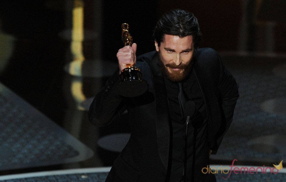 Christian Bale recoge su premio como mejor actor de reparto. Oscar 2011