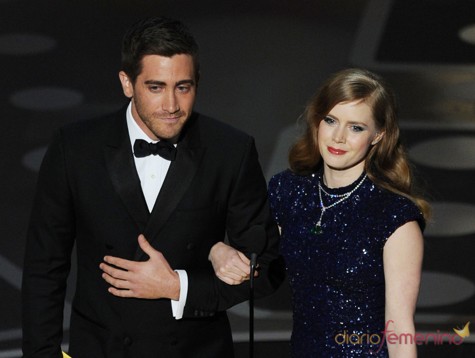 Amy Adams y Jake Gyllenhaal presentan el mejor cortometraje. Oscar 2011
