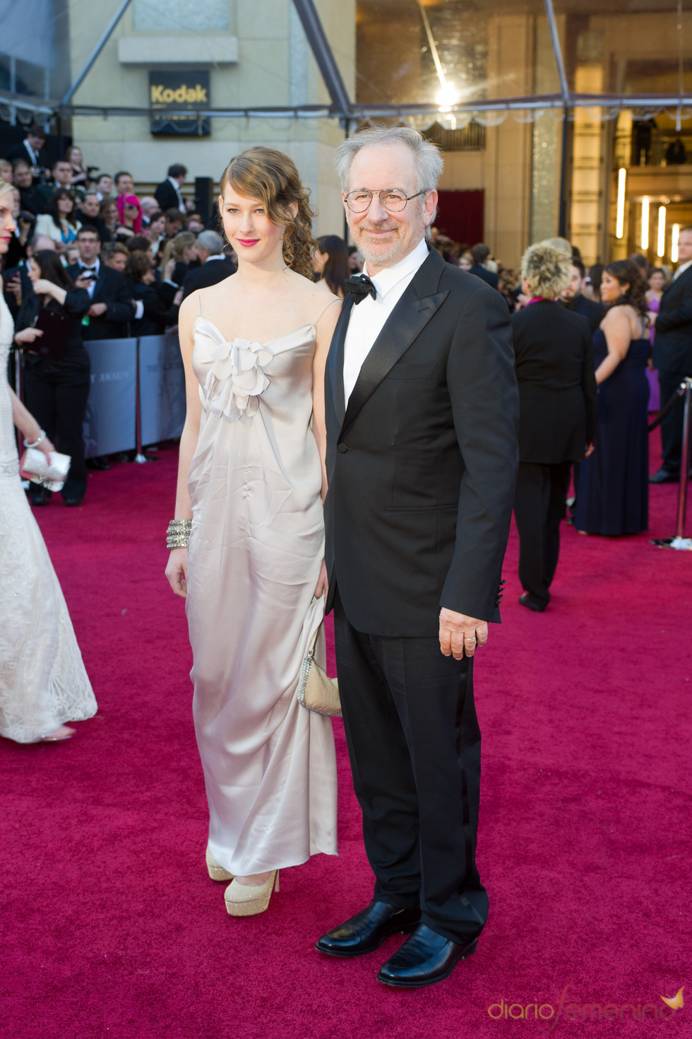 Destry y Steven Spielberg en la alfombra roja de los Oscars 2011