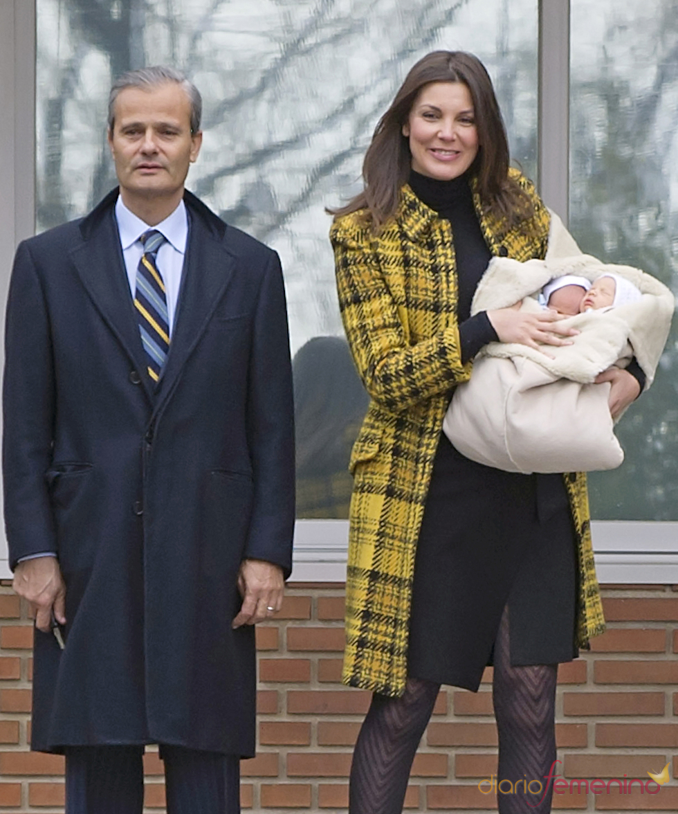 Mar Flores ha presentado a sus mellizos Bruno y Darío