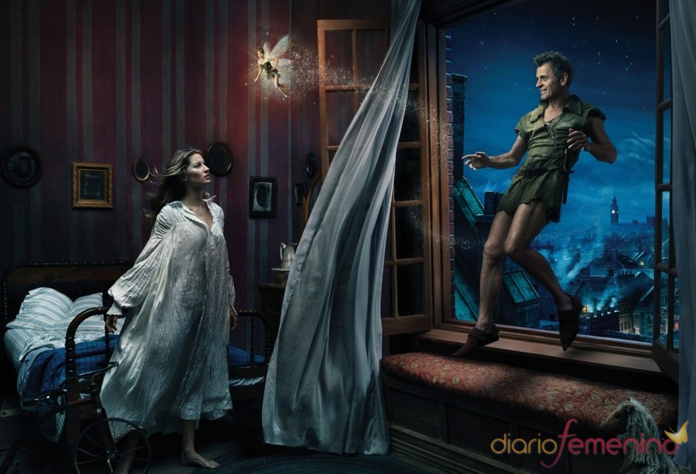 Gisele Bundchen, Mijail Baryshnikov y Tina Fey escenifican 'Peter pan'