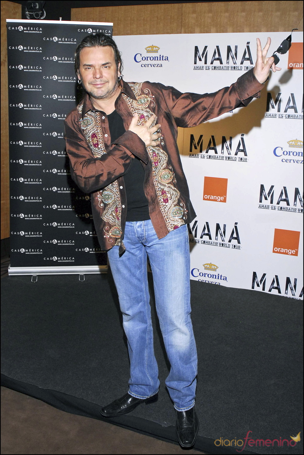 Fher Olvera posa en la presentación de la gira 'Amar es combatir World Tour'