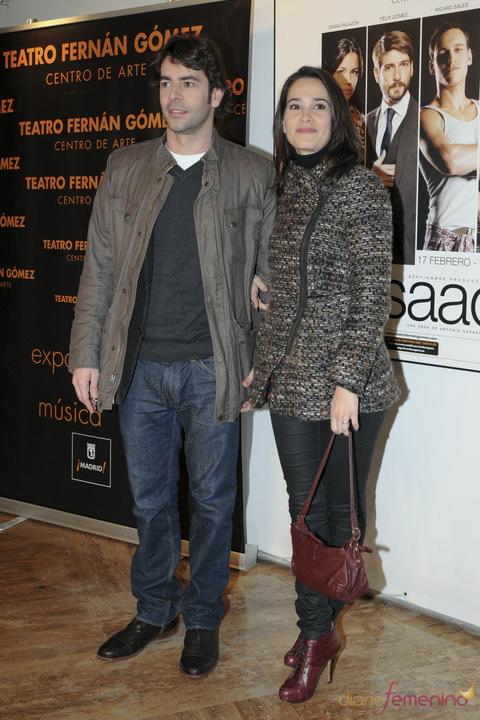 Eduardo Noriega y su novia Trinidad Oteros. 