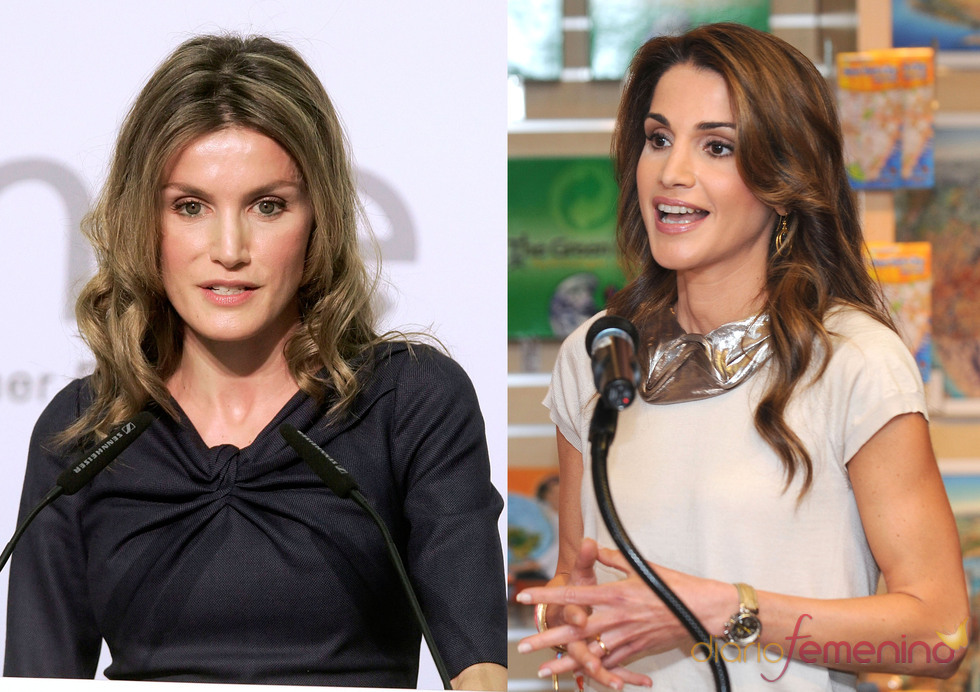 Rania de Jordania y la Princesa Letizia dando un discurso