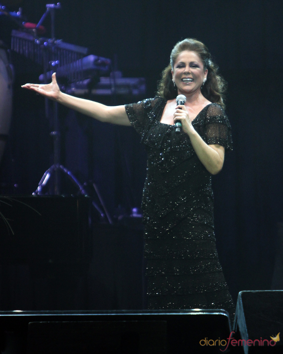 Isabel Pantoja cautiva a su incondicional público argentino