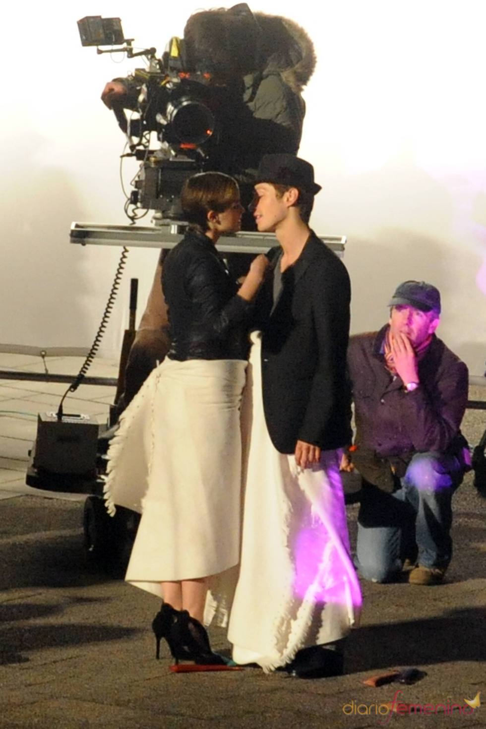 El beso apasionado de Emma Watson pare el anuncio de Lancome