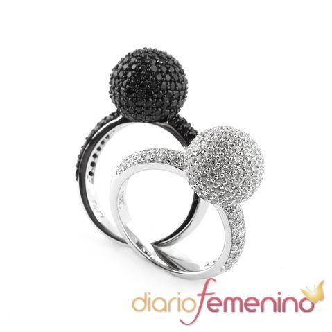 Anillos en blanco y negro de la colección primavera/verano 2011 de LineArgent