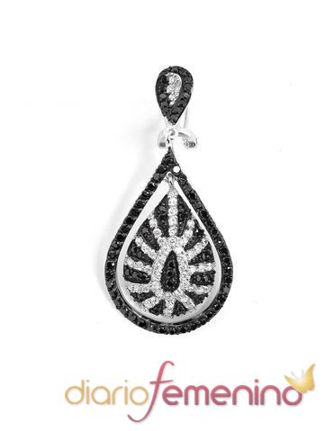 Pendientes de pedreria de la colección primavera/verano 2011 de LineArgent