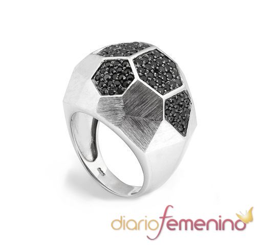 Anillo redondo de la colección primavera/verano 2011 de LineArgent