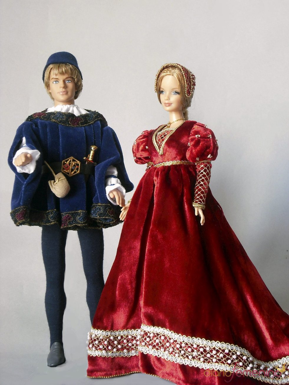 Платье для средней куклы. Одежда Джульетты и Ромео для кукол. Куклы в исторических костюмах.
