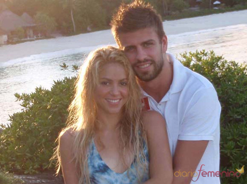 Gerard Piqué abraza con ternura a Shakira