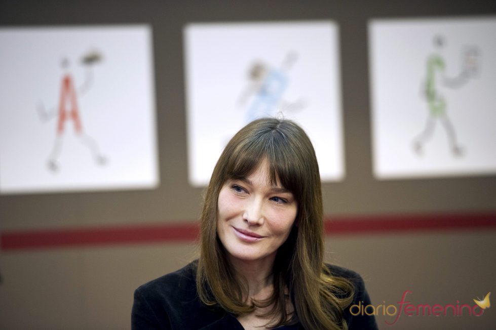 El disco de Carla Bruni se retrasa por las elecciones francesas