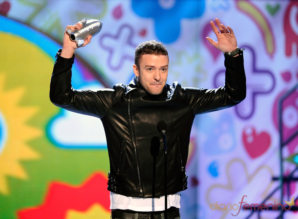 Justin Timberlake recoge su premio en los Kids' Choice Awards