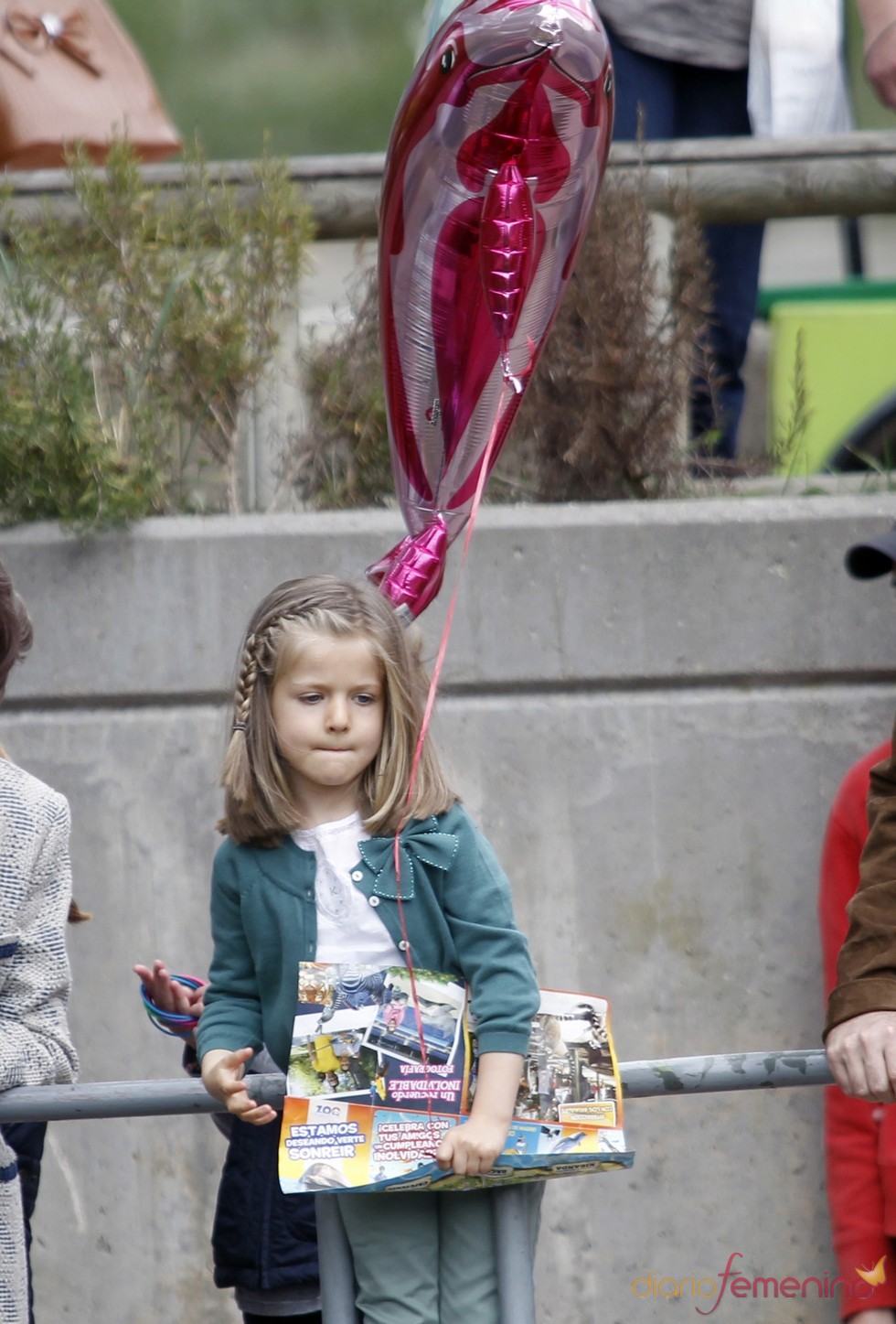 La Infanta Leonor con un globo en el zoo de Madrid