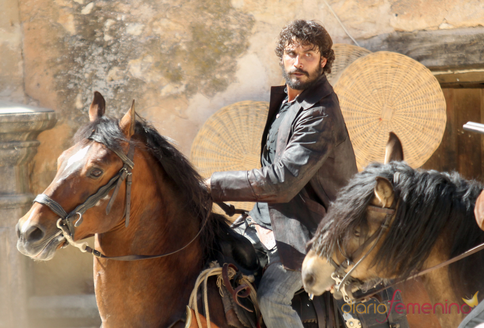 Alex García cabalga en 'Tierra de Lobos'