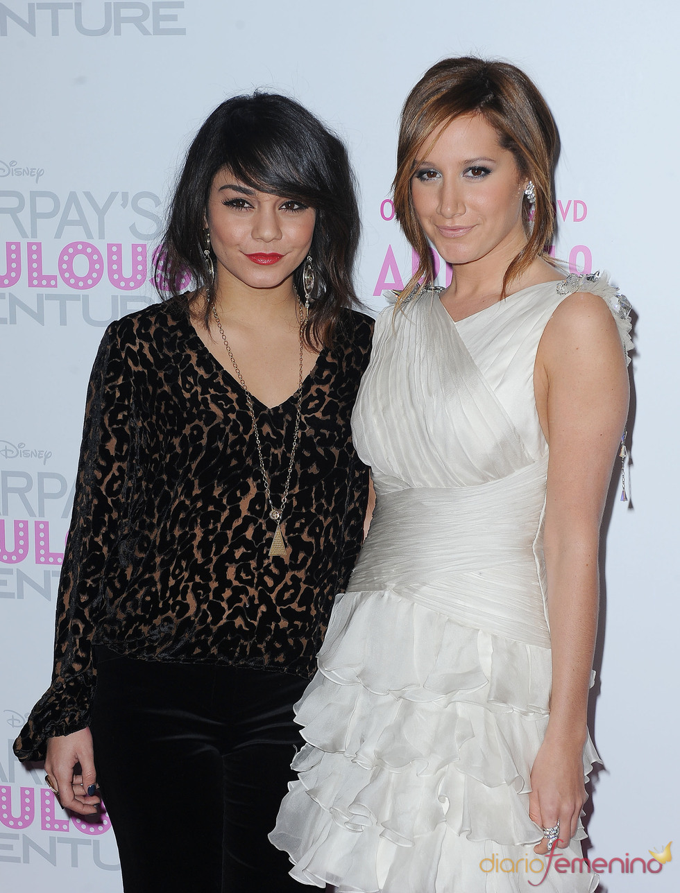 Vanessa Hudgens y Ashley Tisdale en la premiere de 'Sharpay's Fabulous Adventure'