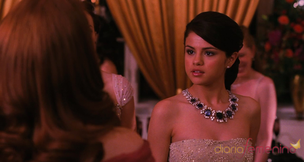 Selena Gómez, muy elegante en una escena en el filme 'Monte Carlo'