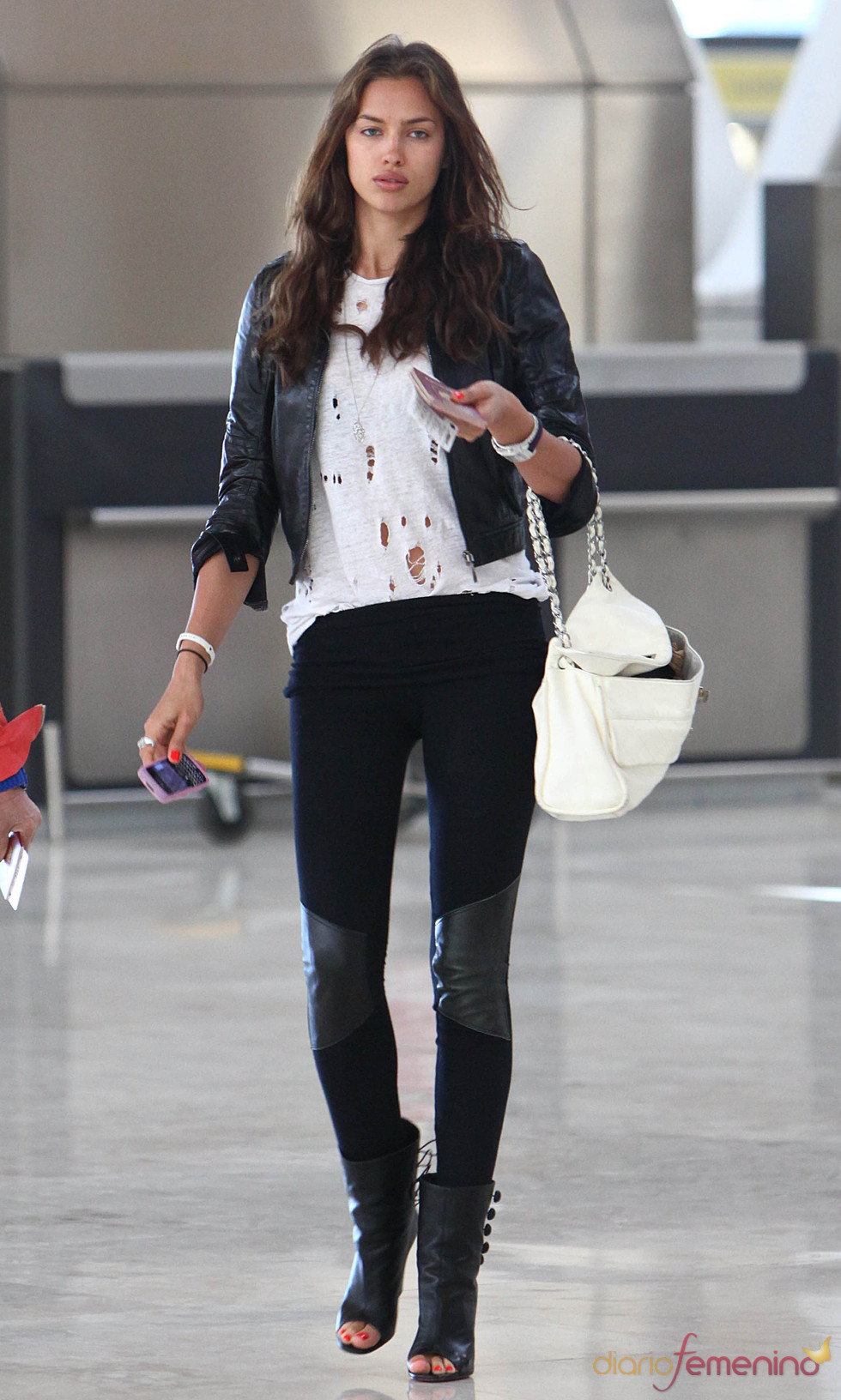 Irina Shayk en el aeropuerto de Barajas