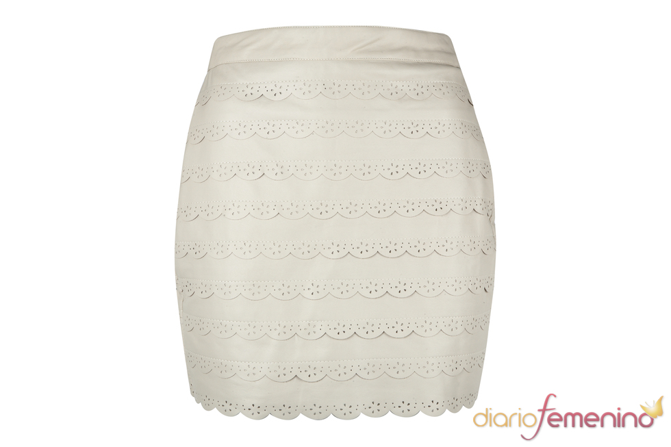 Falda blanca de la colección de primavera de Blanco 2011