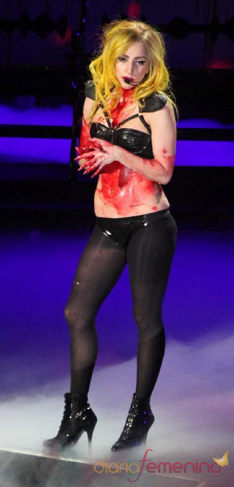 Lady Gaga ofreciendo un concierto en BankAtlantic, Florida