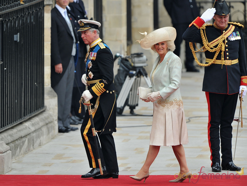 El Príncipe Carlos y Camila Parker llegan a la Abadía de Westminster