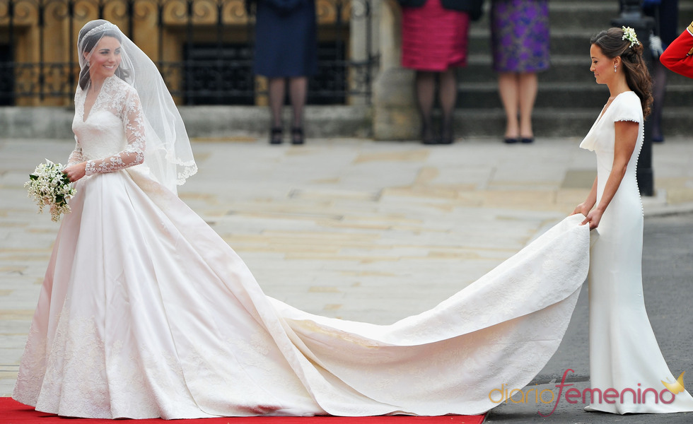 La novia, Kate Middleton entra en la Abadía de Westminster