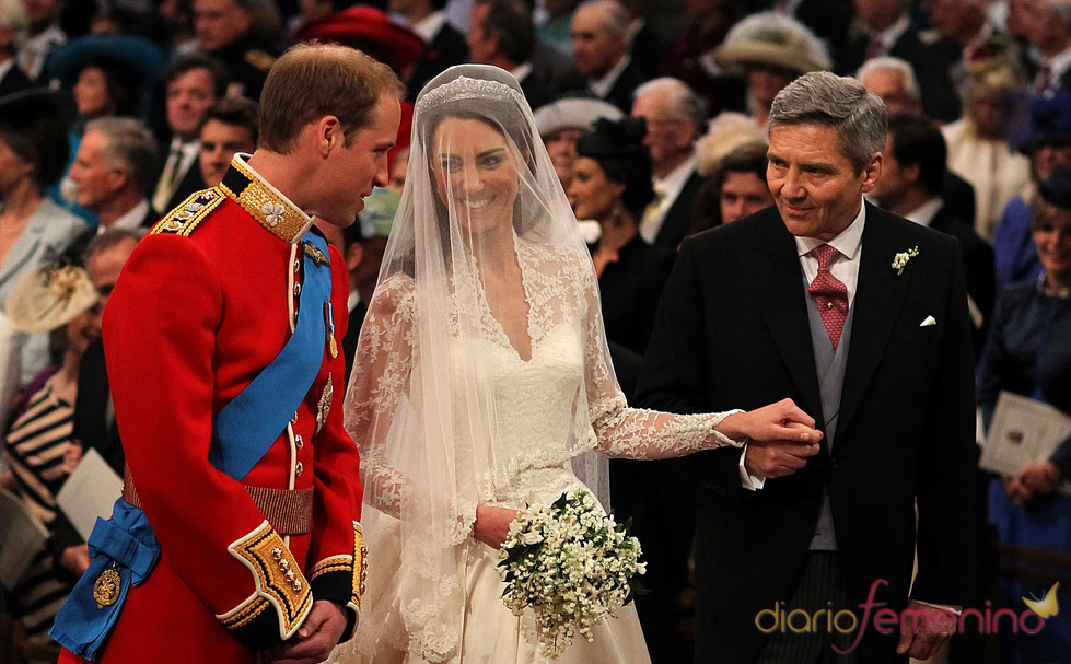 El Príncipe Guillermo y Kate Middleton se encuentran en la Abadía de Westminster