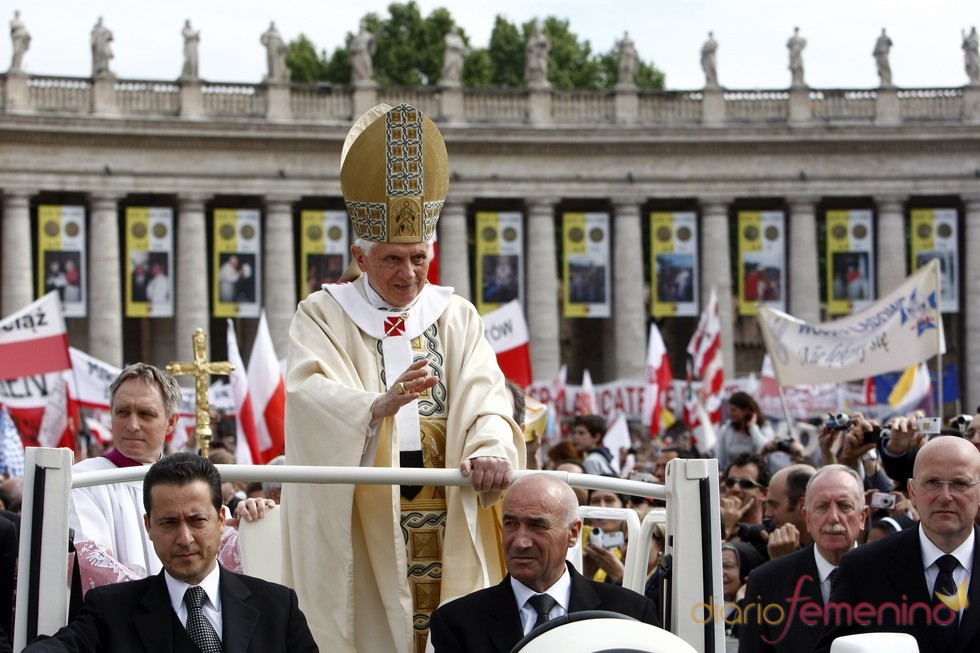 Beatificación de Juan Pablo II: El Papa Benedicto XVI en la misa