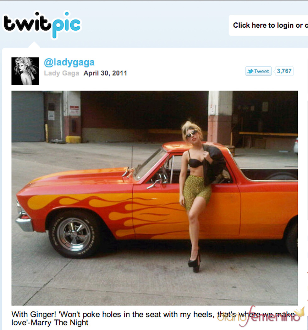 Lady Gaga sube a Twitter una foto de ella apoyada en un coche