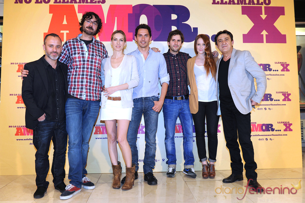 Elenco de la película 'No lo llames amor... llámalo X' en la presentación en Madrid